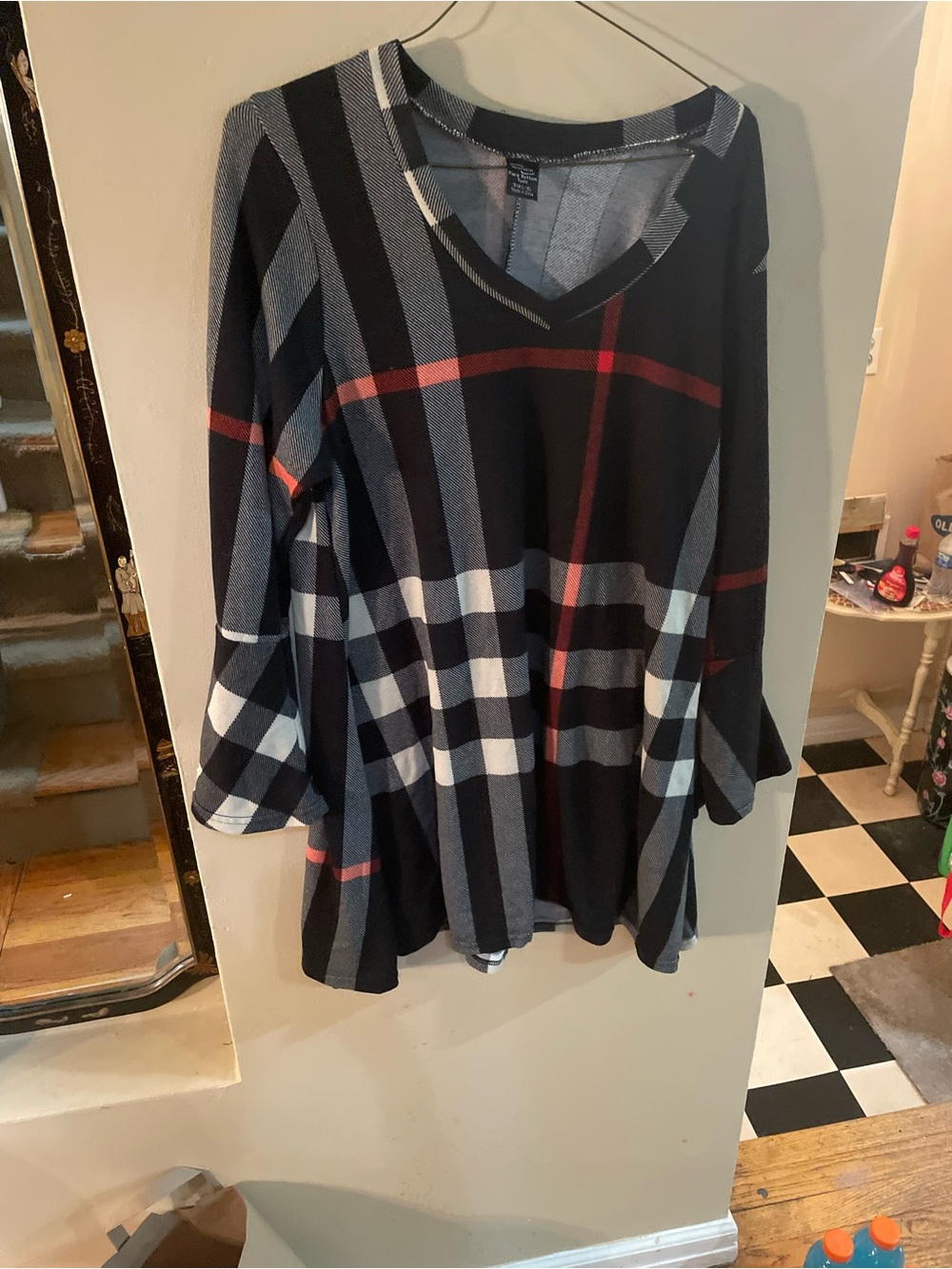 Plaid V-Neck Tunic Top in black, white & Red